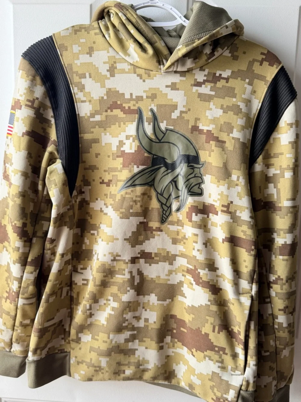 Nike Minnesota Vikings NFL Camo Hoodie Youth L 14/16 Flag patch